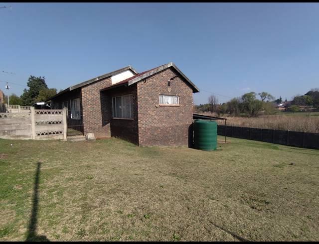 3 BEDROOM FREEHOLD FOR SALE IN TASBET PARK EXT 1